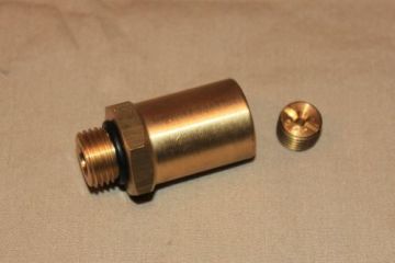 Enderle Brass Pill/Jet Holder -#6 male to #6 Female- BLUNT