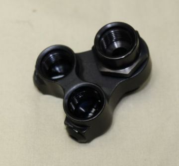 "Y" Outlet Manifold -8AN in and (3) -6AN out