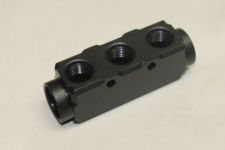 Block -Fuel Log Distribution  -8AN Black Anodized