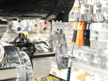 Billet Throttle Cable Bracket: Big & Ugly,  Birdcatcher , Buzzardcatcher- Carbon Fiber Hat  BAU4