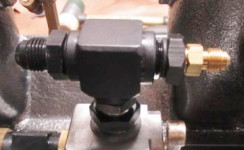 7133 PRIMER  - T FITTING FOR TOP OF BARREL VALVE INLETS